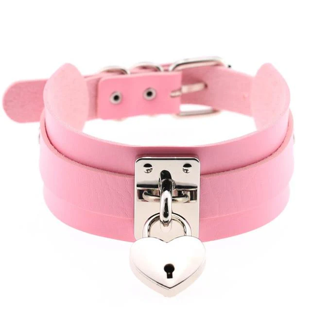 Sissy Heart Choker
